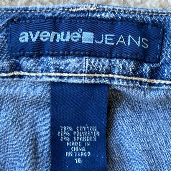 Avenue Boho Embroidered Cropped Jeans - Picture 12 of 12